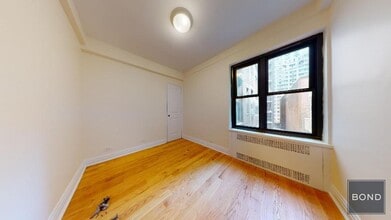 141 E 56th St in New York, NY - Building Photo - Building Photo