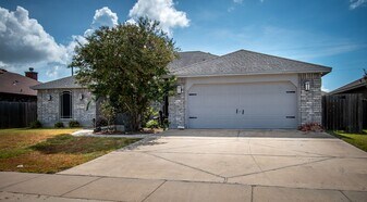3910 Boomerang Dr in Corpus Christi, TX - Building Photo