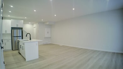 10240-10157 157 St NW in Edmonton, AB - Building Photo - Building Photo