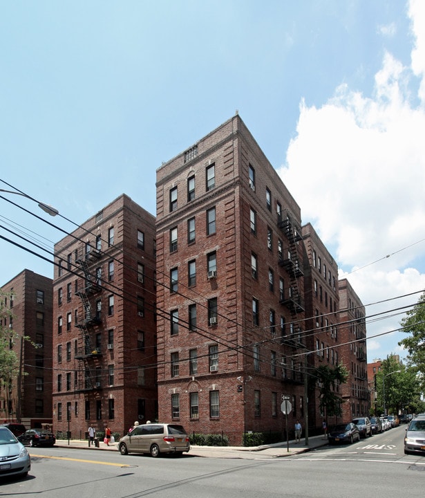 The BroadMoor in Elmhurst, NY - Building Photo