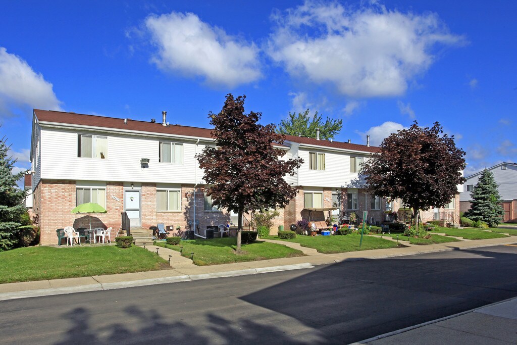 Kensington Place Townhomes in Roseville, MI