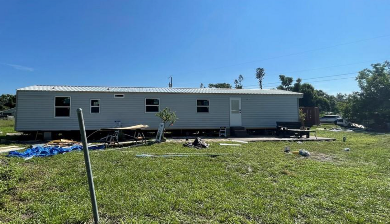 2170 Case Ln in North Fort Myers, FL - Building Photo