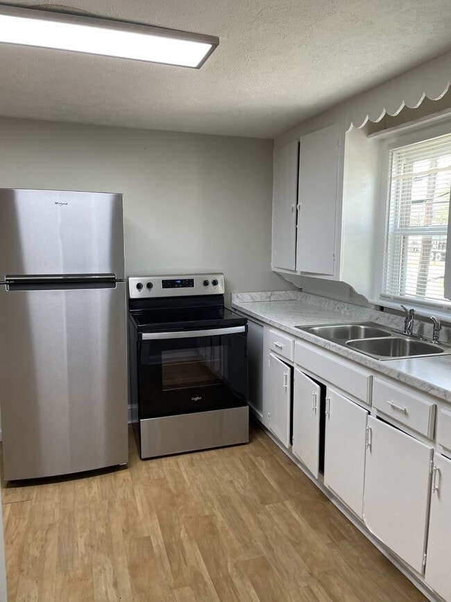 1700 E Spring St in Cookeville, TN - Building Photo - Building Photo