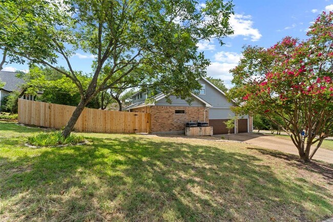 9406 Ashton Ridge in Austin, TX - Foto de edificio - Building Photo