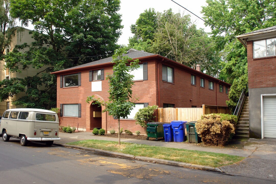 821 SE 29th Ave in Portland, OR - Foto de edificio