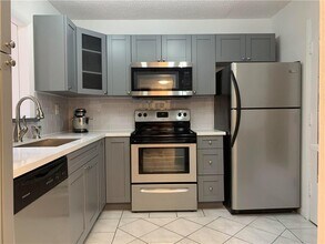 404 NW 68th Ave, Unit 404 in Plantation, FL - Building Photo - Building Photo