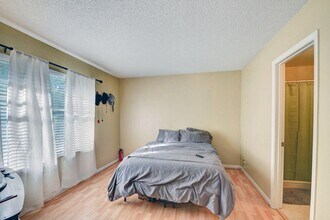 799 Hill Dr in West Palm Beach, FL - Building Photo - Building Photo