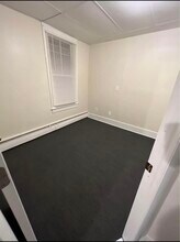 122 S Main St, Unit 8 in Oriskany Falls, NY - Foto de edificio - Building Photo