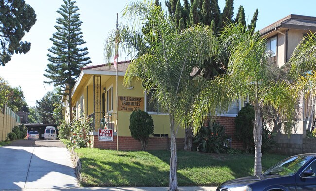3747-3753 Udall St in San Diego, CA - Foto de edificio - Building Photo