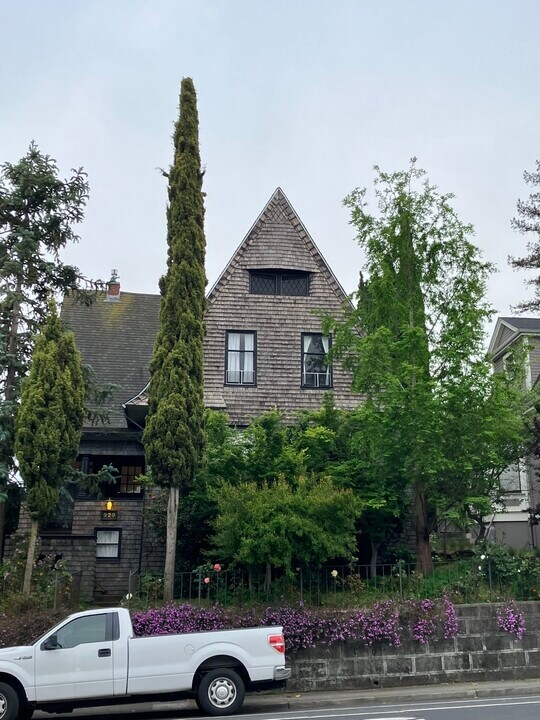 929 Georgia St, Unit #4 in Vallejo, CA - Building Photo