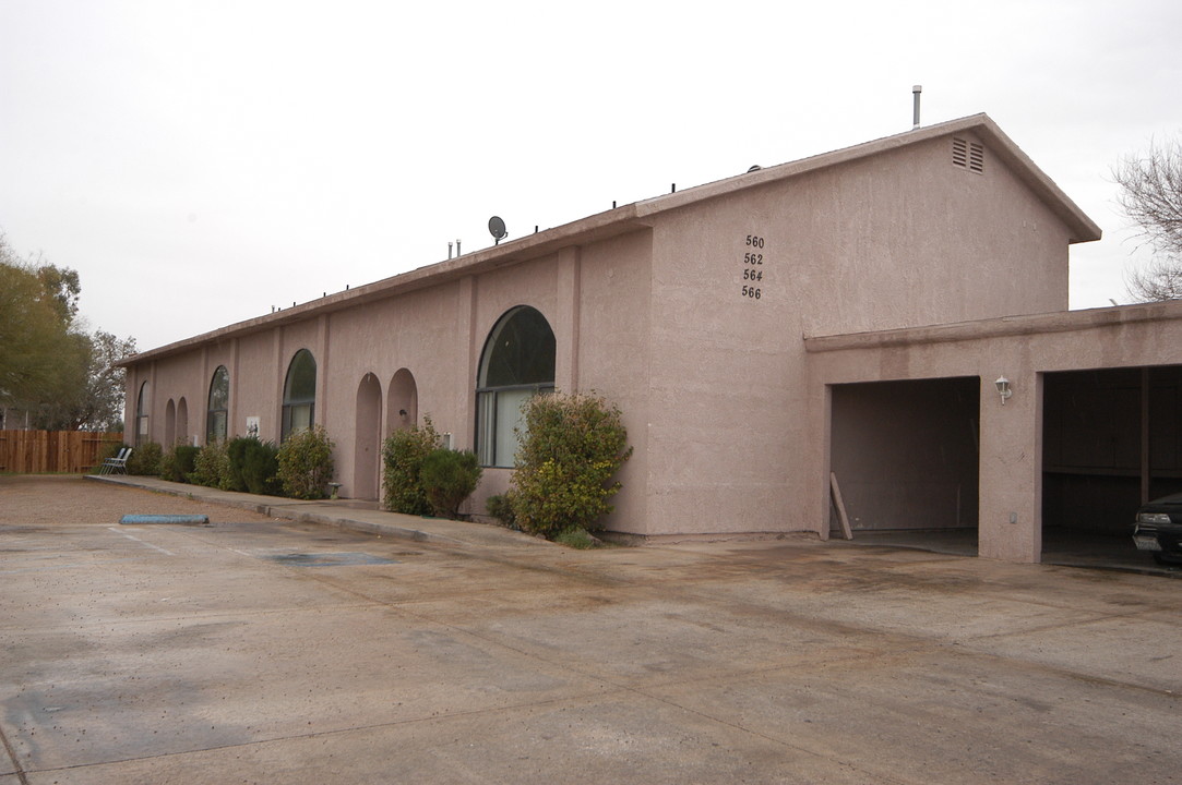 560 S Broadway in Blythe, CA - Foto de edificio