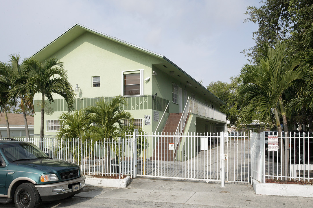 3738 NW 23rd Ave in Miami, FL - Building Photo