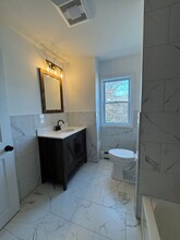 13 Oak St in Norwood, NJ - Foto de edificio - Building Photo