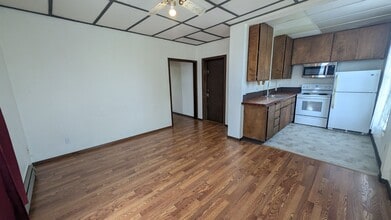 2104 B St in Forest Grove, OR - Building Photo - Building Photo