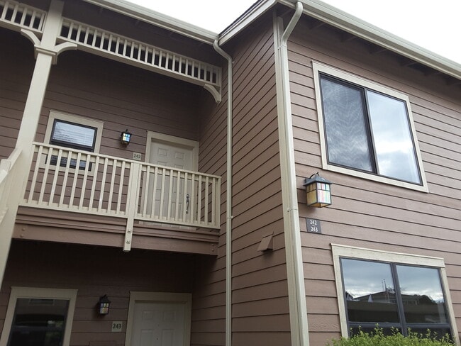 property at 242 Shoreline Ct