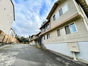 15313 15th Ave NE in Shoreline, WA - Building Photo - Building Photo