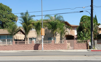 4956 Sepulveda Blvd in Sherman Oaks, CA - Building Photo - Building Photo