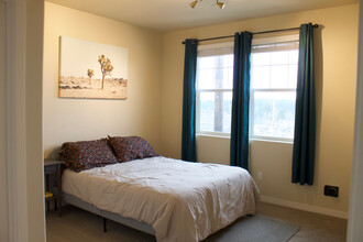 17182 SW Appledale Rd, Unit 405 in Beaverton, OR - Foto de edificio - Building Photo
