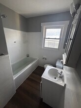 1609 Kenneth Ave, Unit 2 in New Kensington, PA - Building Photo - Building Photo