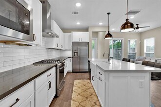 2609 Paul Quinn St in Houston, TX - Building Photo - Building Photo