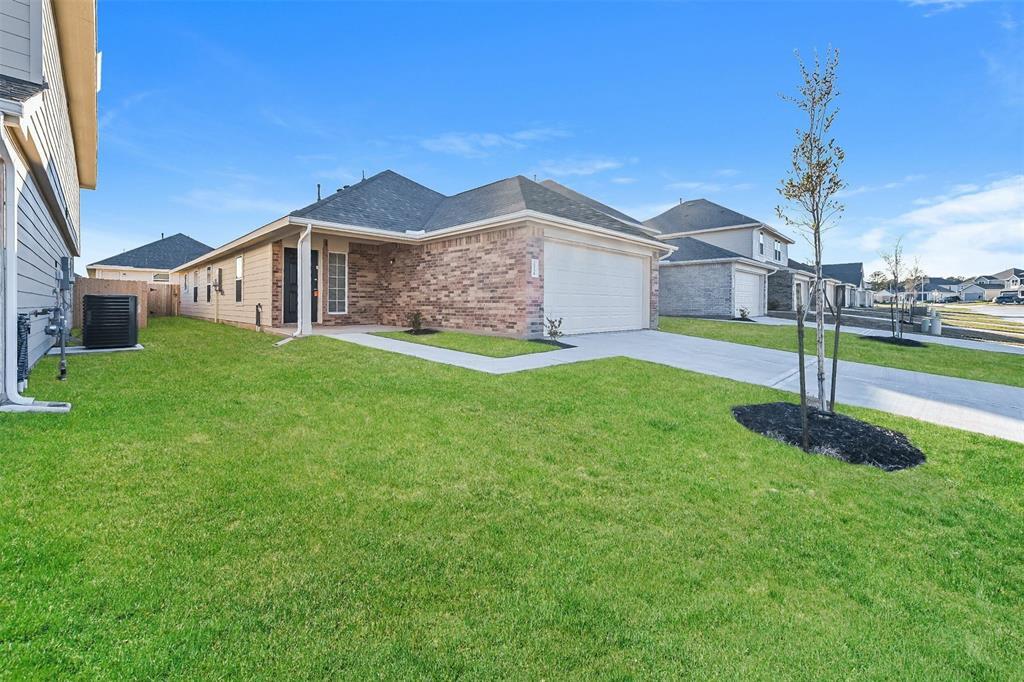 2531 Westslope Dr in Shenandoah, TX - Building Photo