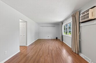5294 Raymond Ave in Mounds View, MN - Building Photo - Building Photo