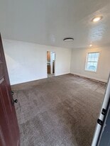306 E 900 N in Lehi, UT - Building Photo