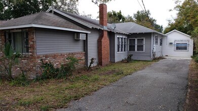 411 Ave E SE, Unit B in Winter Haven, FL - Building Photo - Building Photo