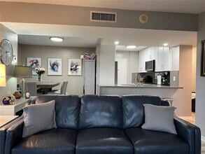 1625 SE 10th Ave in Fort Lauderdale, FL - Building Photo - Building Photo