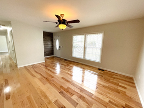 5130 Lord Tennyson Rd, Unit Unit A in Wilmington, NC - Foto de edificio - Building Photo