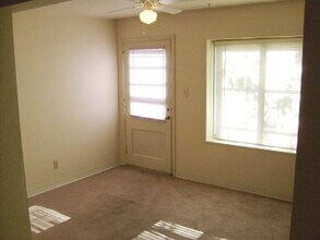 26 Sherman Terrace in Madison, WI - Building Photo - Building Photo