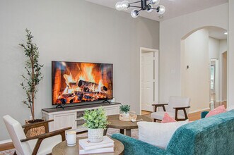 7211 Crescent Mills Dr in Houston, TX - Building Photo - Building Photo