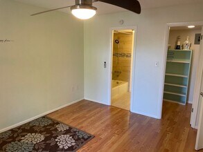 3706 Lake Bayshore Dr in Bradenton, FL - Building Photo - Building Photo