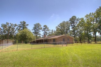 303 Clements Rd in Queen City, TX - Building Photo - Building Photo