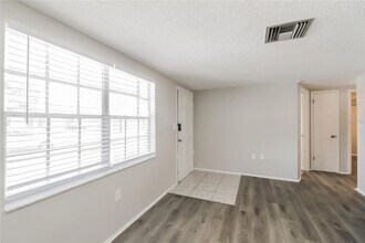 7224 Parrot Dr in Port Richey, FL - Building Photo - Building Photo