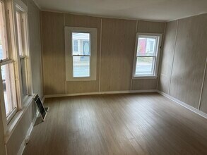 162 High St in Sprague, CT - Building Photo - Building Photo