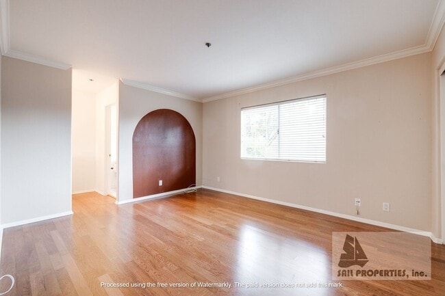 2210 Canyon Dr in Costa Mesa, CA - Building Photo - Building Photo