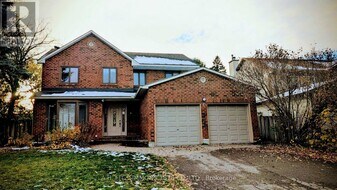 6 Pattermead Crescent in Ottawa, ON - Building Photo
