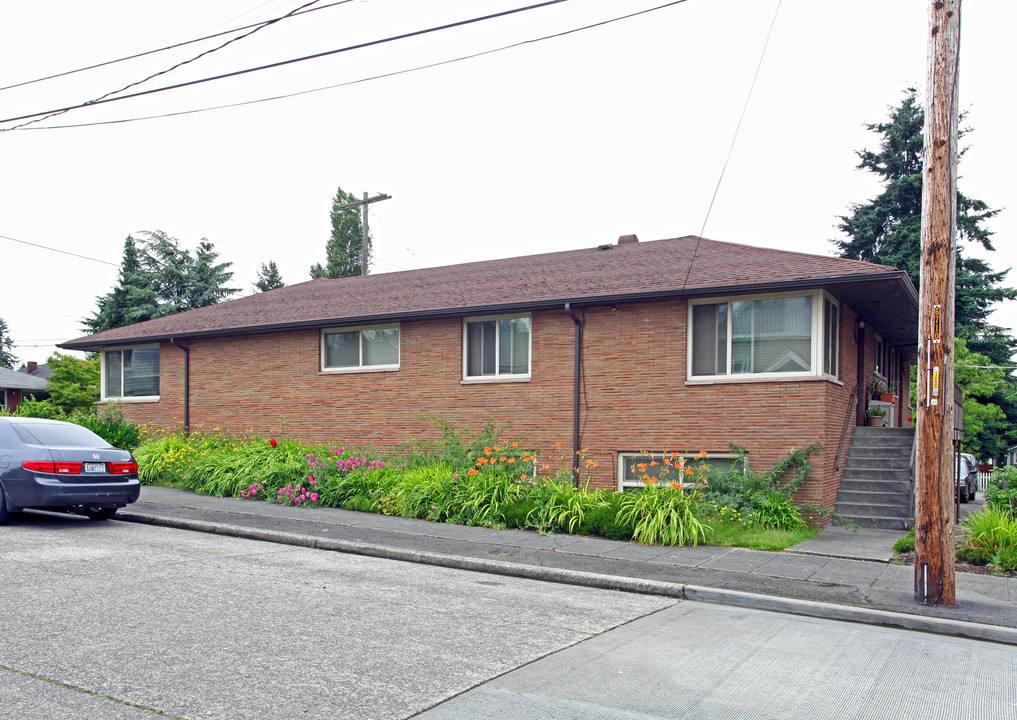 1311 NW 70th St in Seattle, WA - Foto de edificio