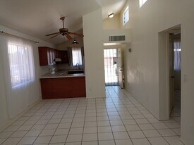 5604 E 26th St, Unit #1 in Tucson, AZ - Building Photo