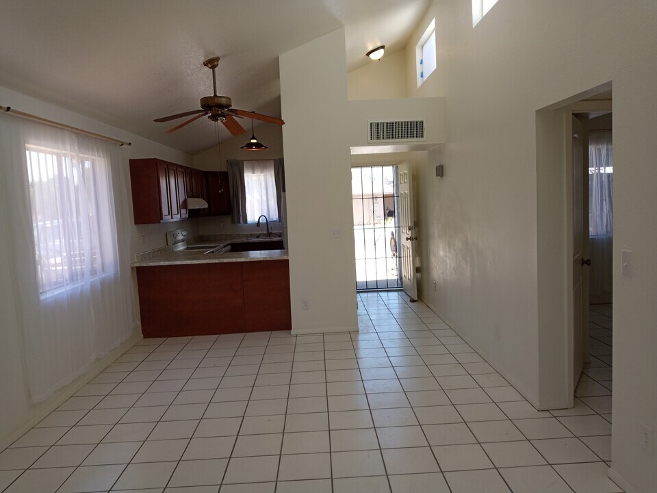 5604 E 26th St, Unit #1 in Tucson, AZ - Building Photo