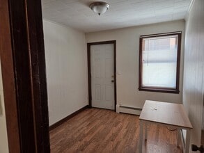 2 School Ct, Unit 2B in Bristol, RI - Building Photo - Building Photo