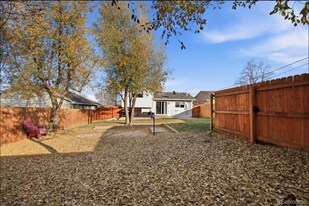 63 Winona Ct in Denver, CO - Building Photo