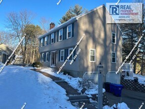 44 Pinewood Rd in Hudson, NH - Building Photo - Building Photo