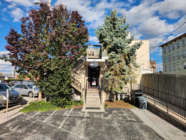 102 Carlisle St, Unit 102B in Hanover, PA - Building Photo - Building Photo