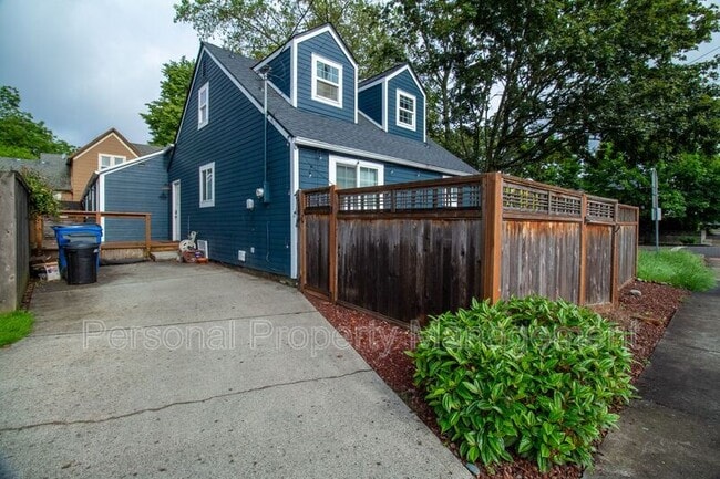 property at 401 W McLoughlin Blvd