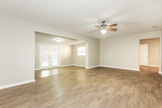 1112 N Parsons Ave in Brandon, FL - Building Photo - Building Photo