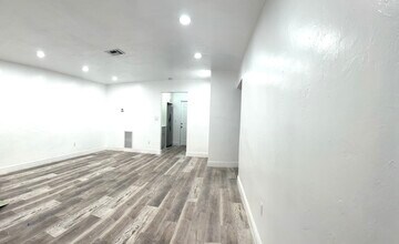 11074 Peachtree Dr in Miami, FL - Building Photo - Building Photo