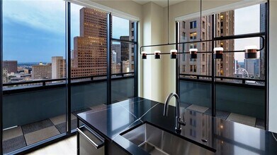 161 Peachtree Center Ave NE in Atlanta, GA - Building Photo - Building Photo