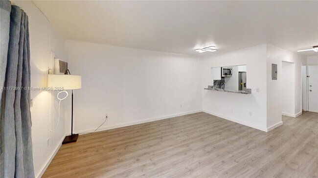 1441 Lincoln Rd in Miami Beach, FL - Building Photo - Building Photo